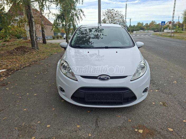 FORD FIESTA 1.4 TDCi Titanium