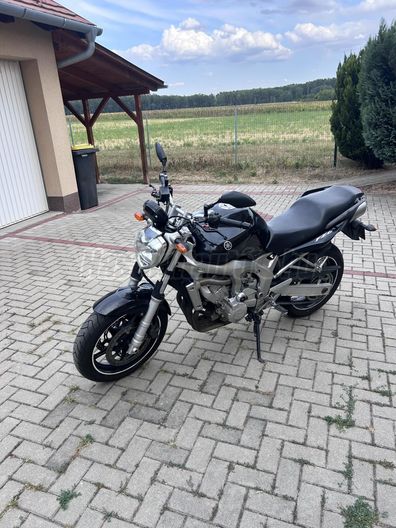 YAMAHA FZ6-N