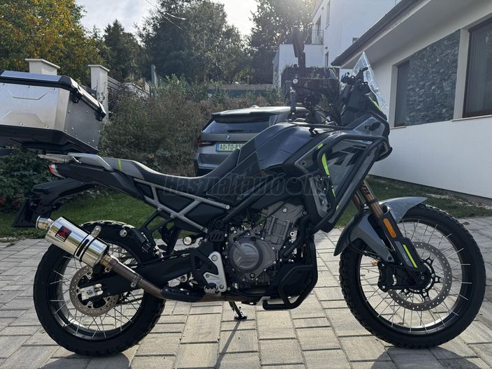 CFMOTO 450 MT