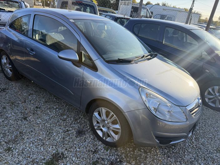 OPEL CORSA D 1.2 Cosmo