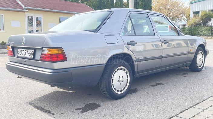 MERCEDES-BENZ 200 E