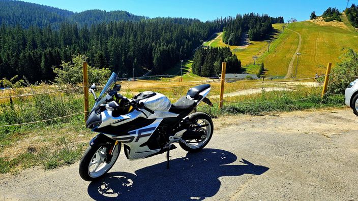 CFMOTO 450 SR