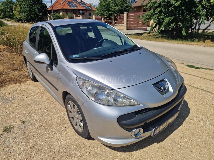 PEUGEOT 207 1.4 VTi Trendy