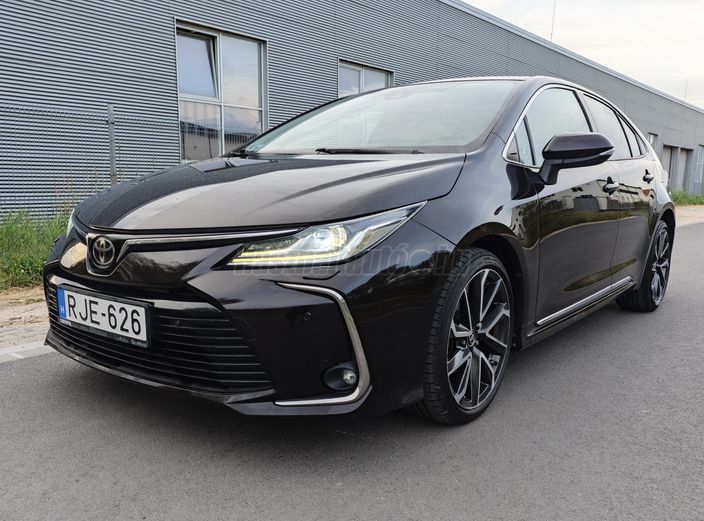 TOYOTA COROLLA Sedan 1.6 Executive VIP