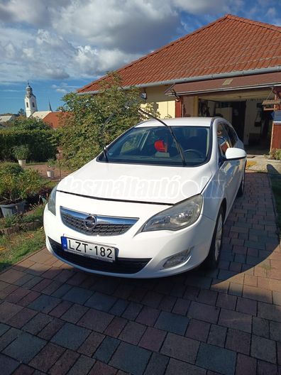 OPEL ASTRA J 1.4 T Sport