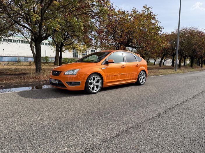 FORD FOCUS 2.5 turbo ST