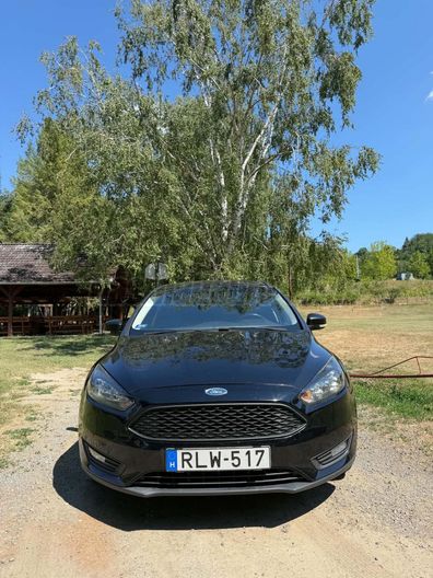 FORD FOCUS 1.5 TDCI Black Edition