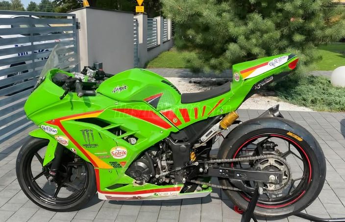 KAWASAKI NINJA 300