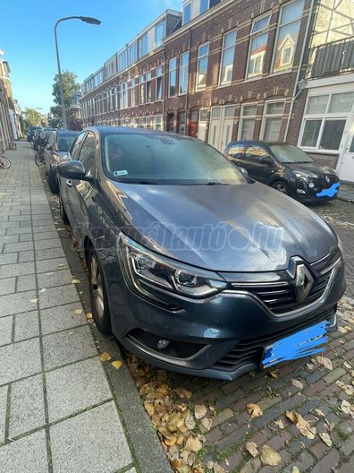 RENAULT MEGANE 1.6 SCe Limited