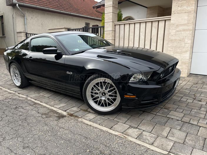 FORD MUSTANG Fastback 5.0 V8 GT