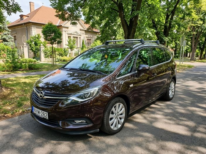OPEL ZAFIRA TOURER 1.6 T Innovation Start-Stop (7 személyes )
