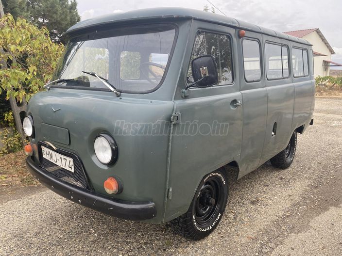 UAZ 452