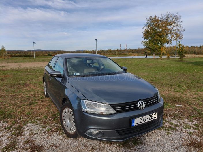 VOLKSWAGEN JETTA VI 1.6 CR TDI Comfortline DSG