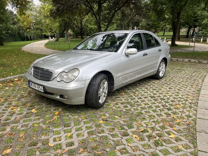 MERCEDES-BENZ C 220