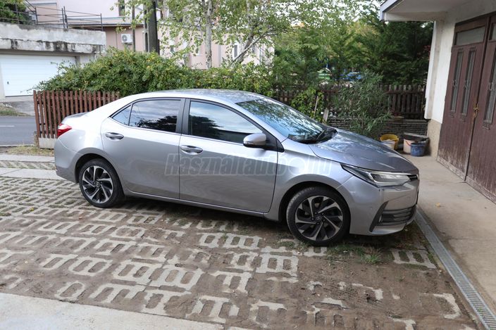 TOYOTA COROLLA Sedan 1.6 Comfort