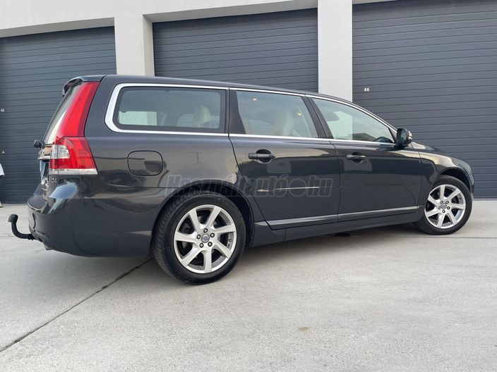 VOLVO V70 2.0 D [D4] Kinetic