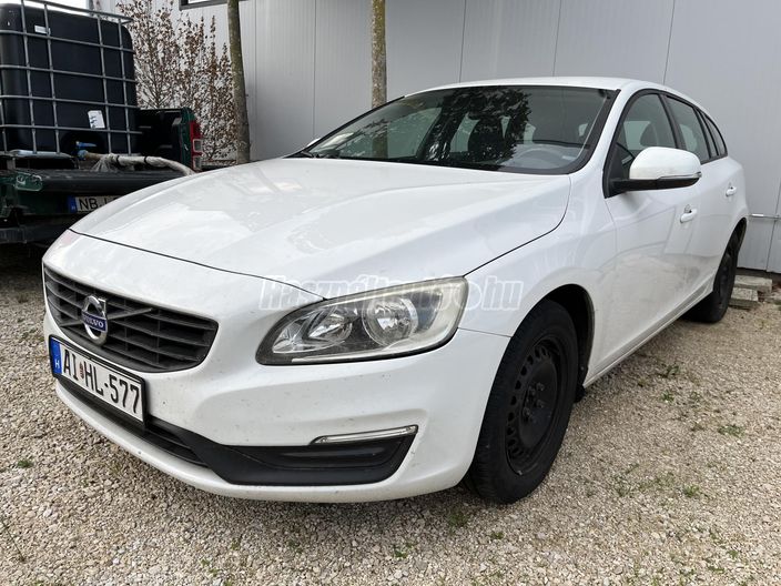 VOLVO V60 2.0 D [D4] Kinetic Geartronic