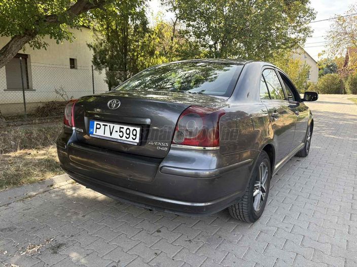 TOYOTA AVENSIS 2.2 D Sol Executive