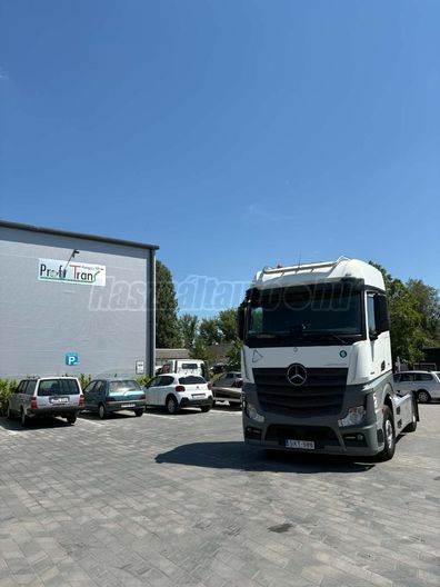 MERCEDES-BENZ 1943-as 963-4-A ACTROS - Normál kapcsolási magasságú - ADR minősítés van