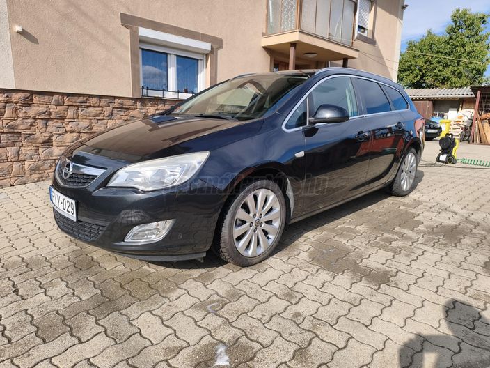 OPEL ASTRA J Sports Tourer 1.4 T LPG Cosmo