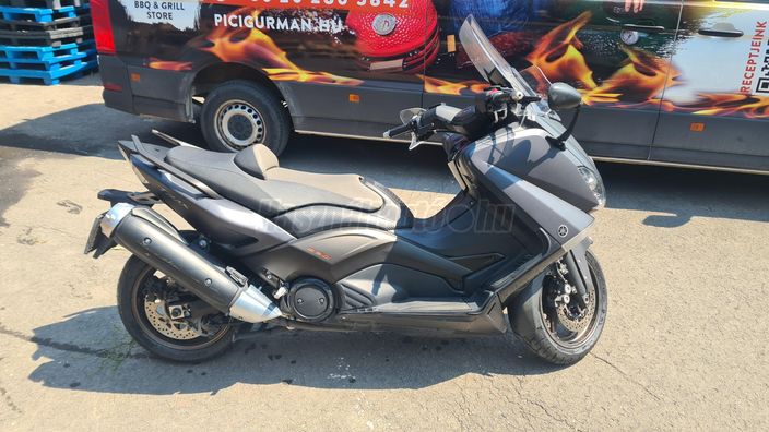YAMAHA TMAX