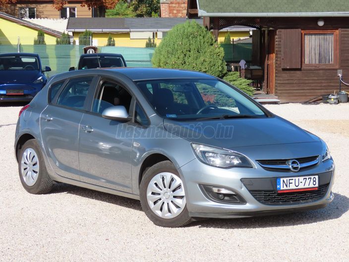 OPEL ASTRA J 1.6 Active