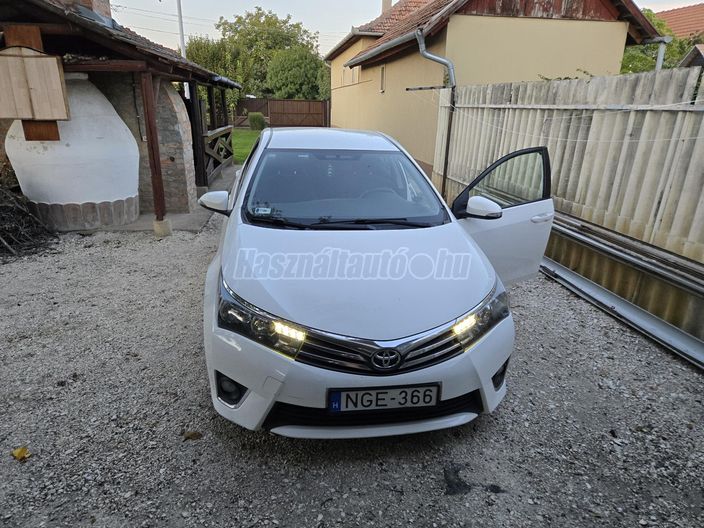 TOYOTA COROLLA Sedan 1.4 D-4D Active