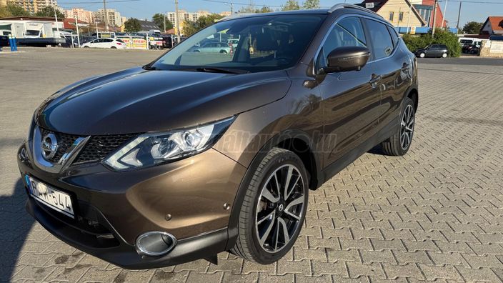 NISSAN QASHQAI 1.6 DIG-T Tekna