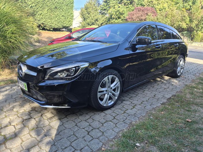 MERCEDES-BENZ CLA 200 CDI d 4Matic Urban 7G-DCT