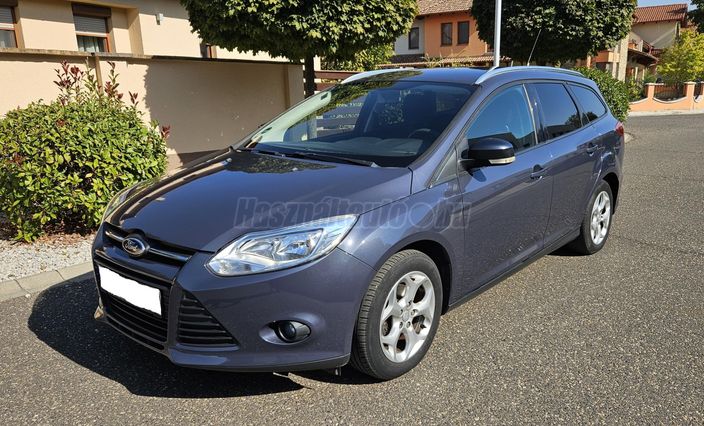 FORD FOCUS 1.6 Ti-VCT Champions
