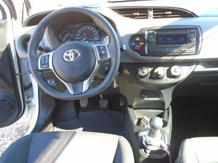 TOYOTA YARIS 1.0 Trend Safety