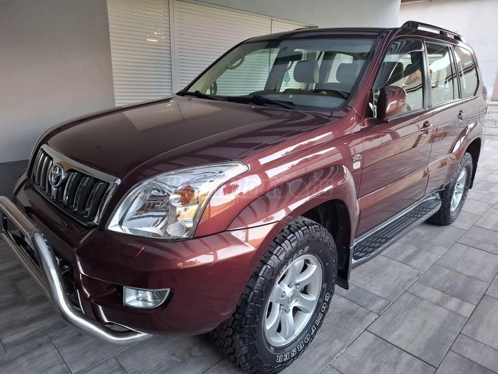 TOYOTA LAND CRUISER