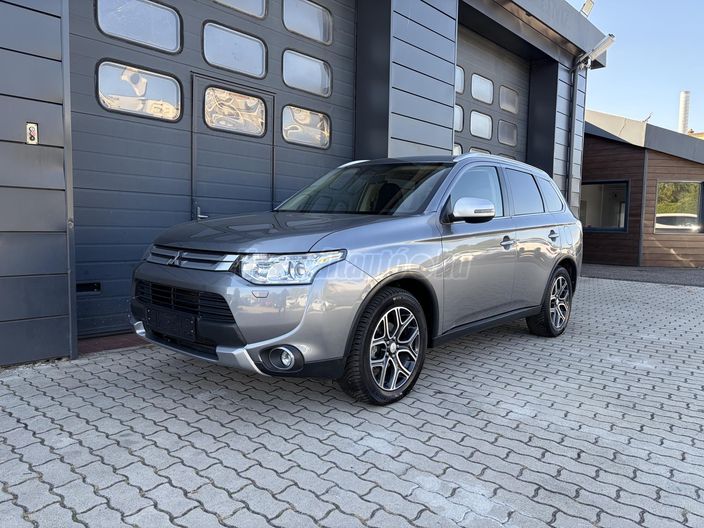 MITSUBISHI OUTLANDER 2.2 DI-D Instyle Navi 4WD (Automata)