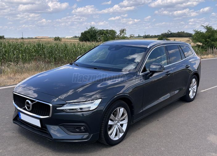 VOLVO V60 2.0 D [D4] Momentum Geartronic