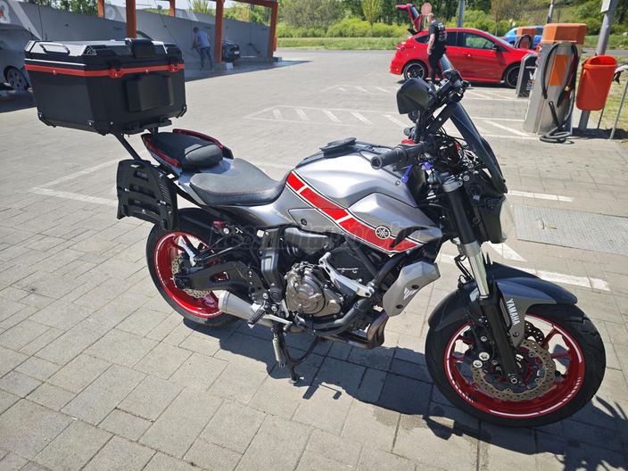 YAMAHA MT-07