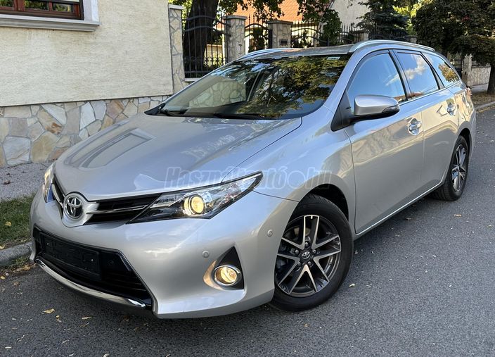 TOYOTA AURIS Touring Sports 1.6 Executive