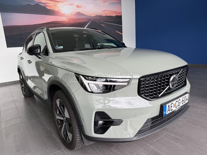 VOLVO XC40 2.0 [B4] MHEV Ultimate Dark DCT
