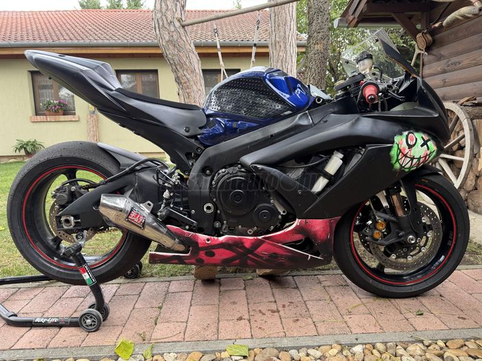 SUZUKI GSX-R 750