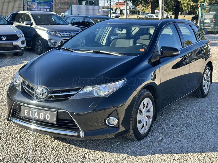 TOYOTA AURIS 1.6 Active