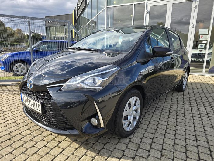 TOYOTA YARIS 1.5 VVT-i Hybrid Active e-CVT