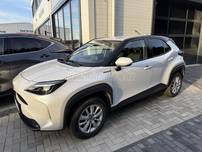 TOYOTA YARIS CROSS 1.5 Hybrid Active e-CVT