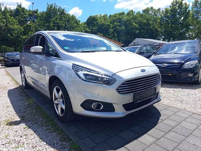FORD S-MAX 2.0 TDCi Titanium Powershift [7 személy]