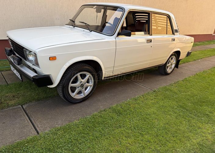 LADA 2105