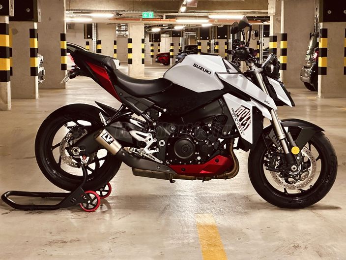 SUZUKI GSX-S 950