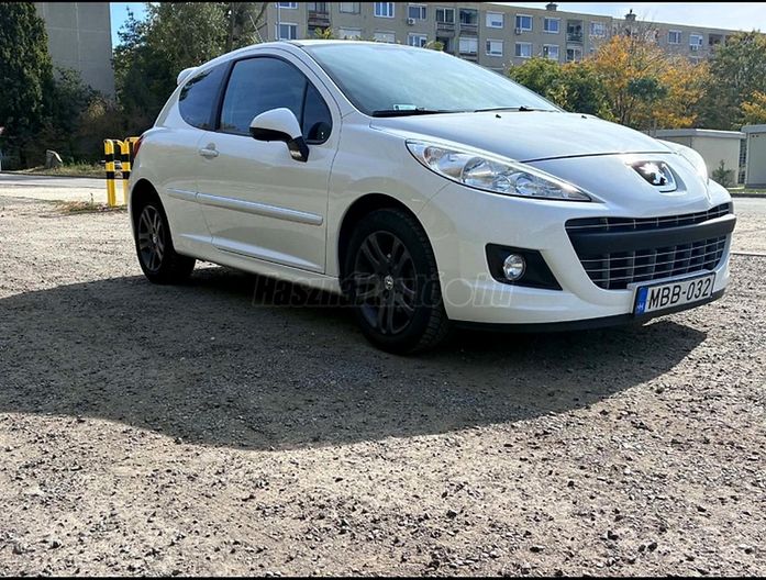 PEUGEOT 207 1.4 Active