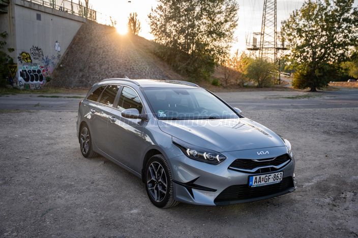 KIA CEE'D Ceed SW 1.5 T-GDI Hybrid Gold DCT
