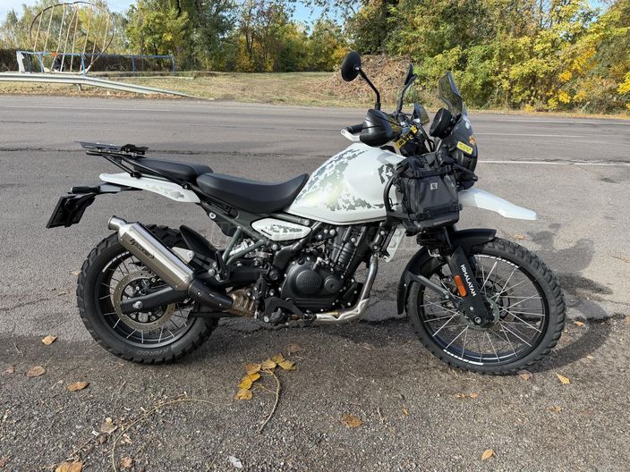ROYAL ENFIELD HIMALAYAN 452