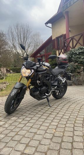 YAMAHA MT-125