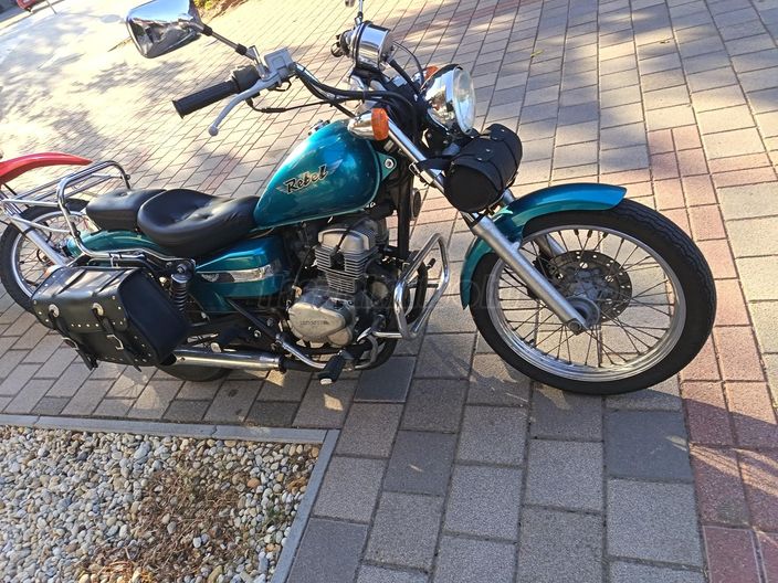 HONDA CA 125 REBEL