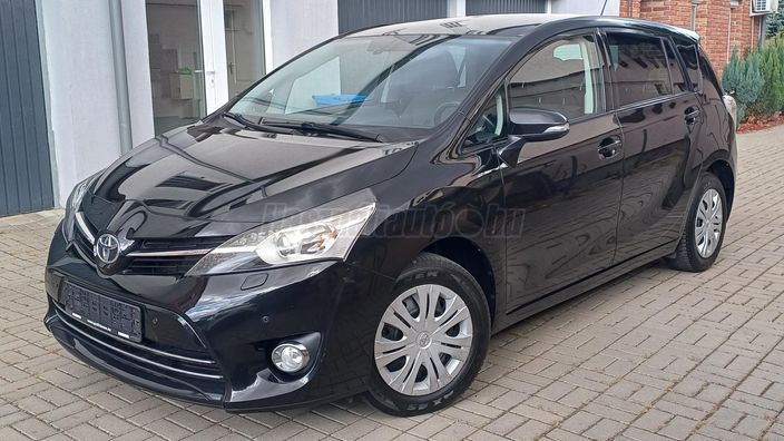TOYOTA VERSO 1.8 Executive Skyview